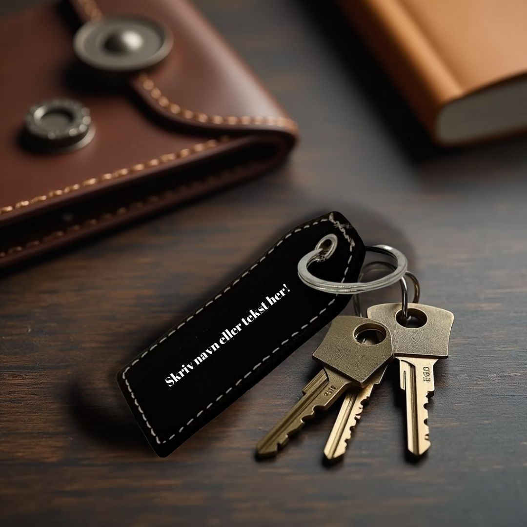 Nøglering i ægte læder med gravering – Mørkebrun