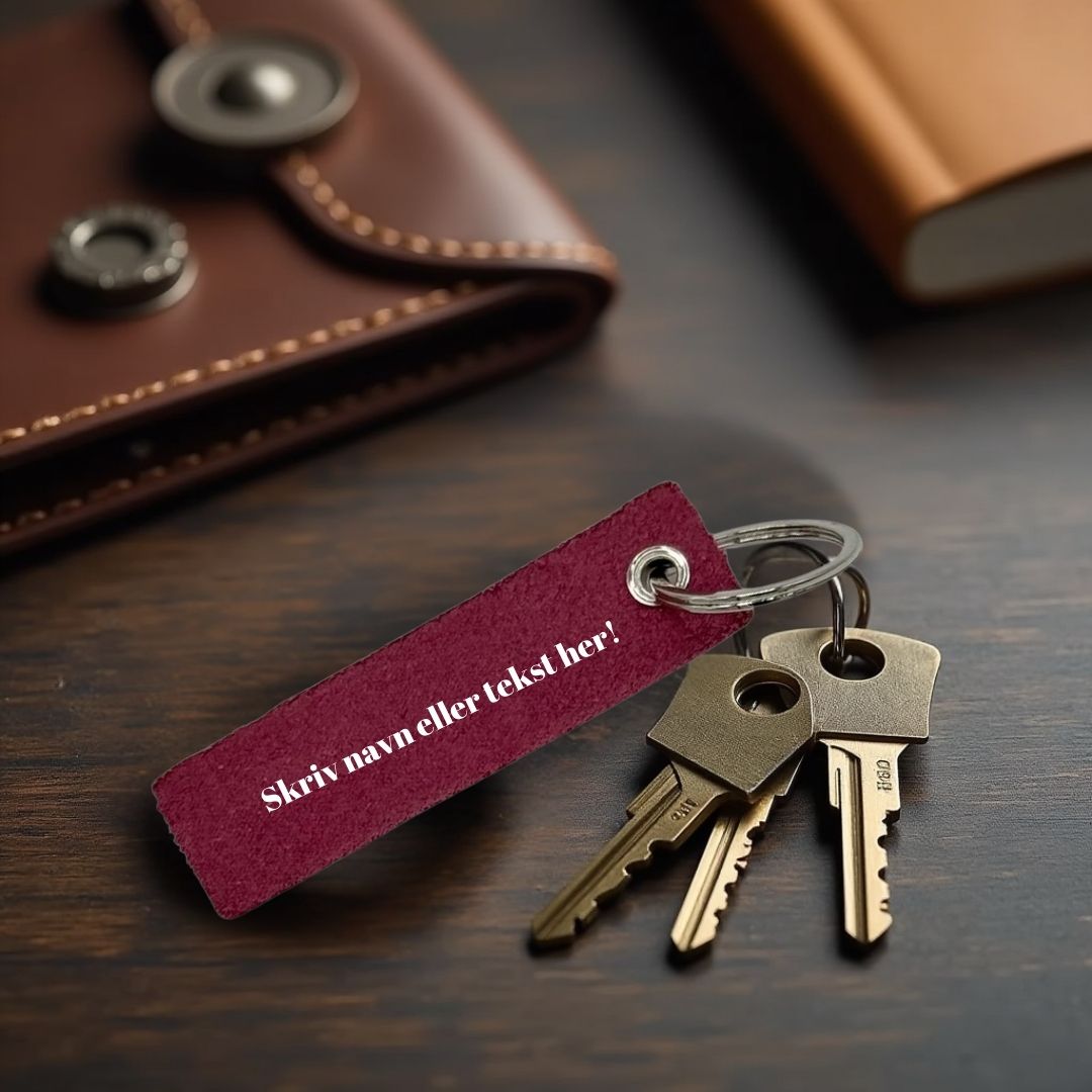 Keychain in genuine leather with engraving – Pink