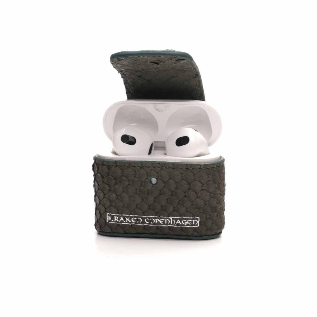 Bjørn-AirPods Cover Med Karabinhage- Mørkegrøn